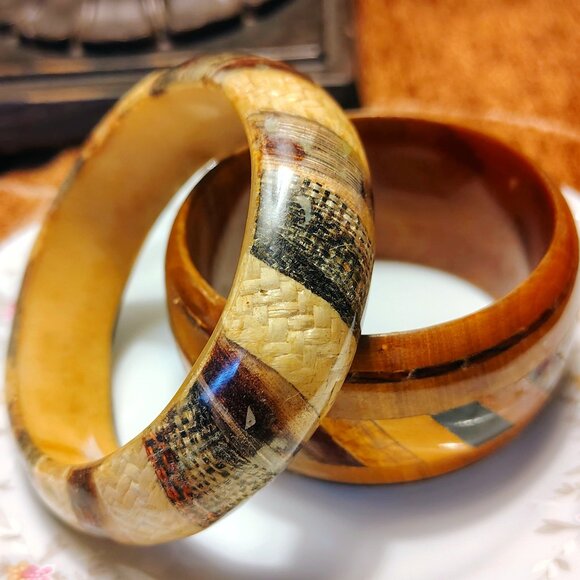 Vtg 70s Set of 2 Lacquered Chunky Wood Dome BOHO Bangle Bracelets Inlay Coconut - Picture 1 of 5